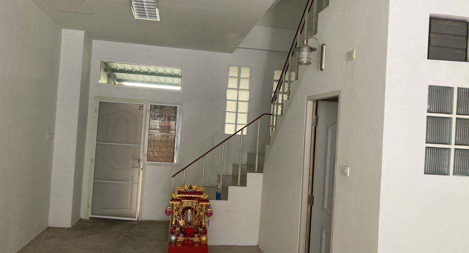 Reihenhaus zum Kauf und zur Miete mit 3 Zimmer in Bang Khun Thian, Bangkok