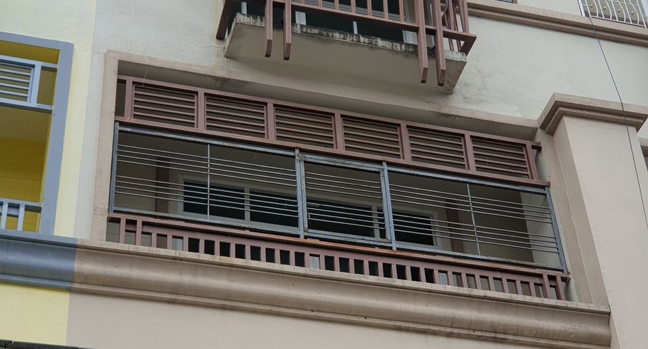 Reihenhaus zum Kauf und zur Miete mit 3 Zimmer in Bang Khun Thian, Bangkok