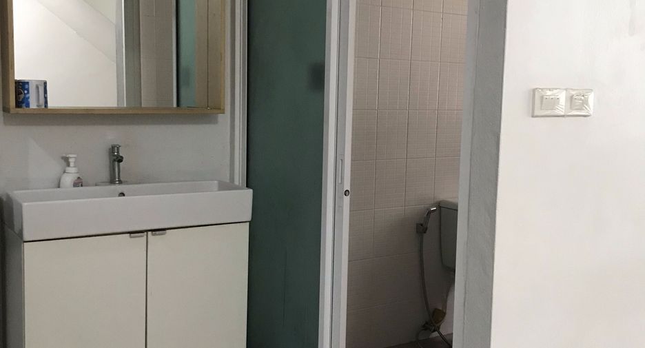 Reihenhaus zum Kauf und zur Miete mit 3 Zimmer in Bang Khun Thian, Bangkok