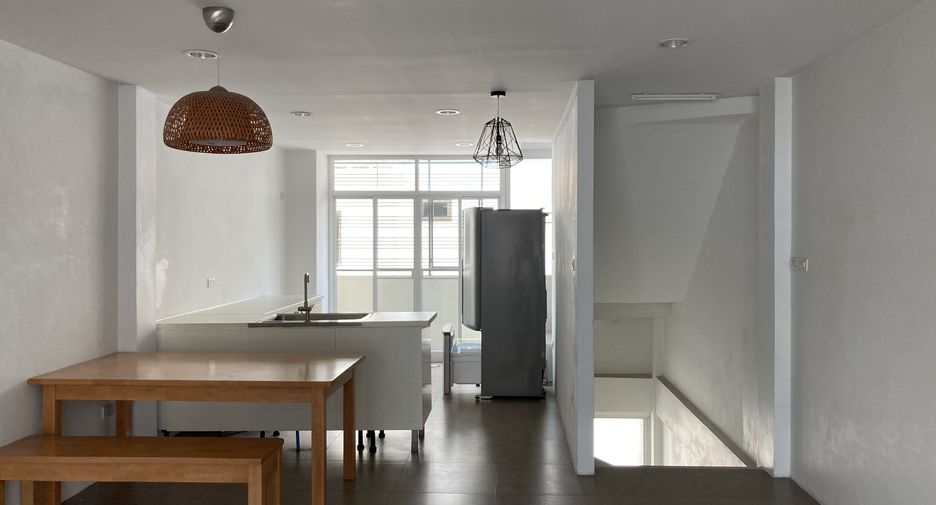 Reihenhaus zum Kauf und zur Miete mit 3 Zimmer in Bang Khun Thian, Bangkok