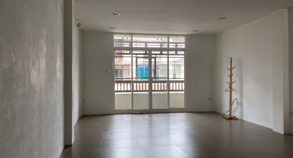 Reihenhaus zum Kauf und zur Miete mit 3 Zimmer in Bang Khun Thian, Bangkok