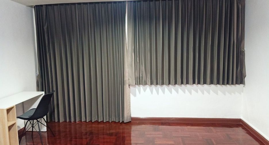 For rent 2 bedrooms apartment in Sathon, Bangkok