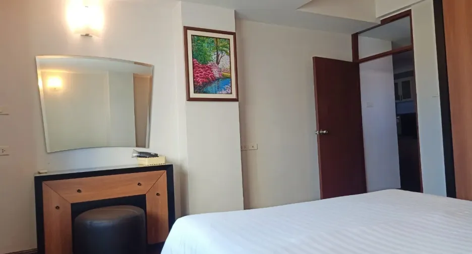 For rent 2 bedrooms apartment in Sathon, Bangkok
