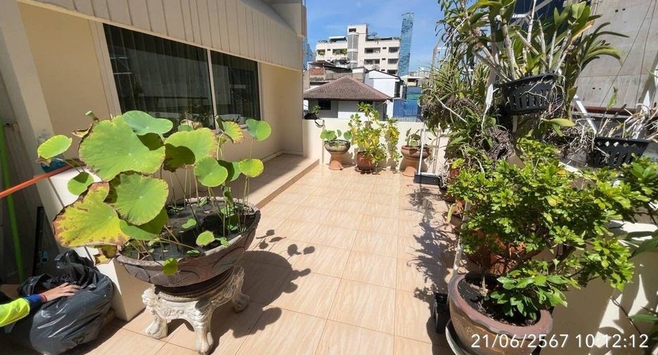 For rent 2 bedrooms apartment in Sathon, Bangkok