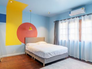 For rent 5 bedrooms house in Watthana, Bangkok