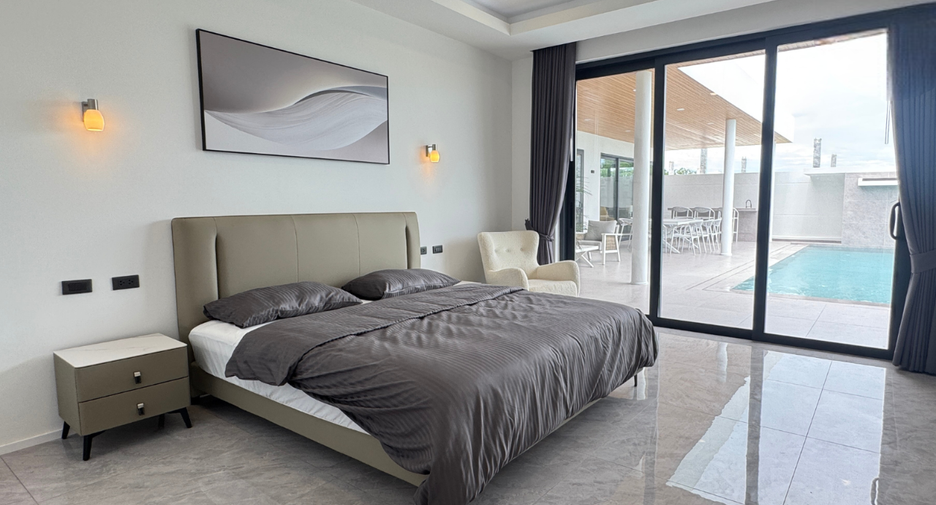 For sale 3 bedrooms villa in Bang Lamung, Chonburi