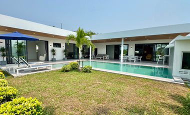 For sale 3 bedrooms villa in Bang Lamung, Chonburi