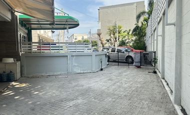 For sale and for rent 5 bedrooms townhouse in Bang Na, Bangkok