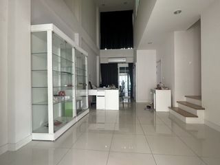For sale and for rent 5 bedrooms townhouse in Bang Na, Bangkok