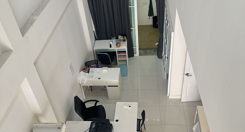 For sale and for rent 5 bedrooms townhouse in Bang Na, Bangkok