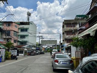 For sale 2 bedrooms retail Space in Mueang Samut Prakan, Samut Prakan