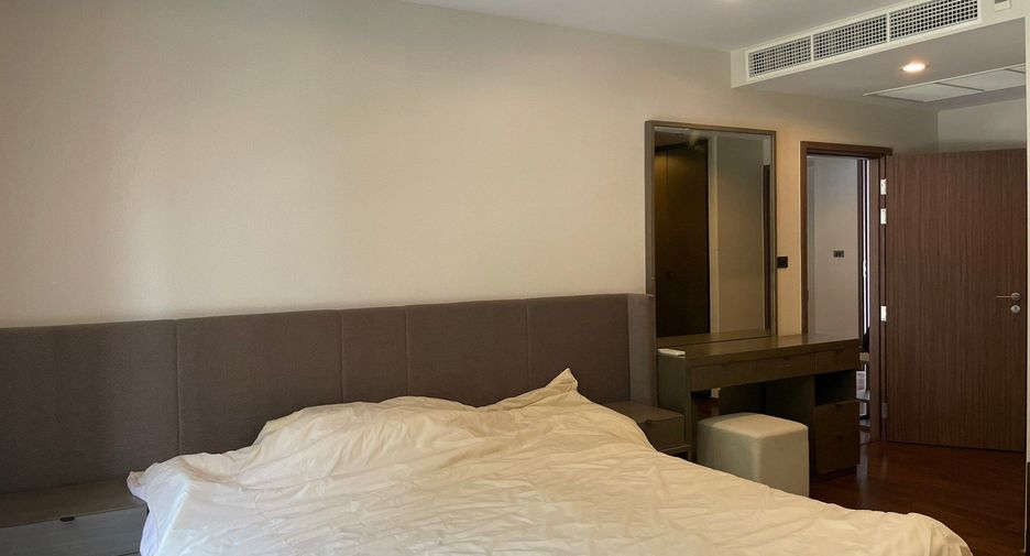 For rent 2 bedrooms condo in Sathon, Bangkok