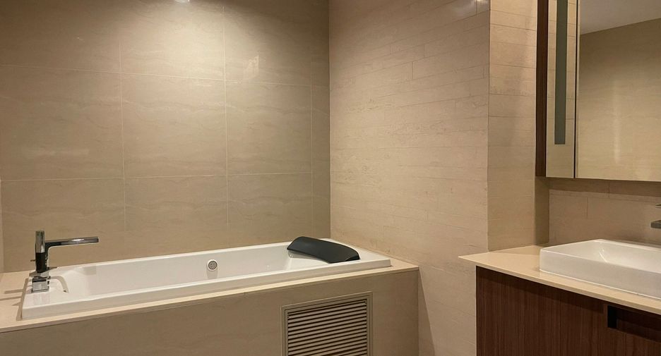 For rent 2 bedrooms condo in Sathon, Bangkok