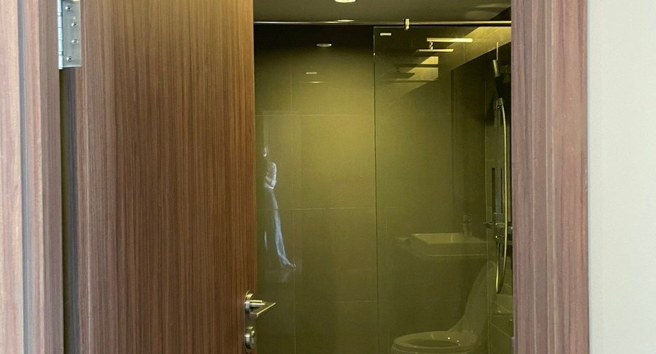 For rent 2 bedrooms condo in Sathon, Bangkok