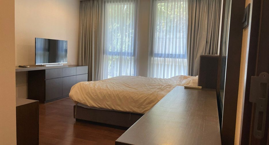 For rent 2 bedrooms condo in Sathon, Bangkok