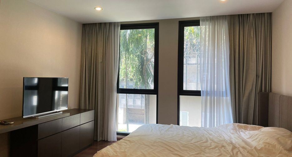 For rent 2 bedrooms condo in Sathon, Bangkok