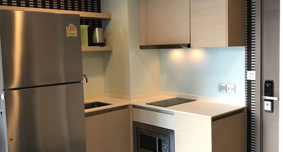 For rent 1 bed condo in Watthana, Bangkok