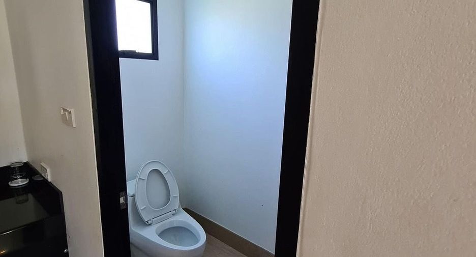 For sale and for rent 40 bedrooms retail Space in Thalang, Phuket