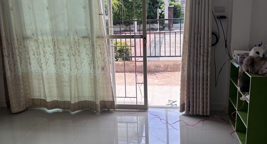 Haus zum Kauf mit 3 Zimmer in Si Racha, Chonburi