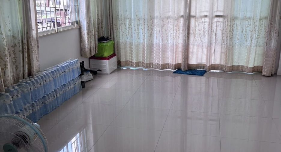 Haus zum Kauf mit 3 Zimmer in Si Racha, Chonburi