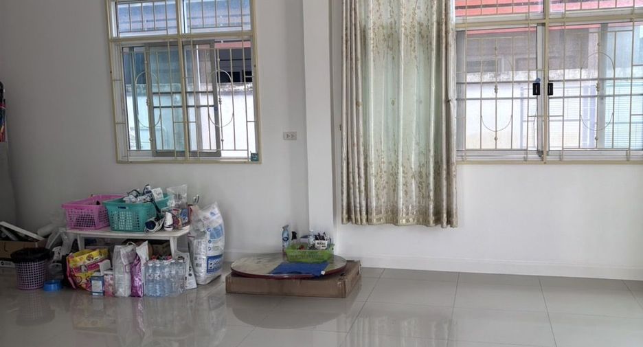 Haus zum Kauf mit 3 Zimmer in Si Racha, Chonburi