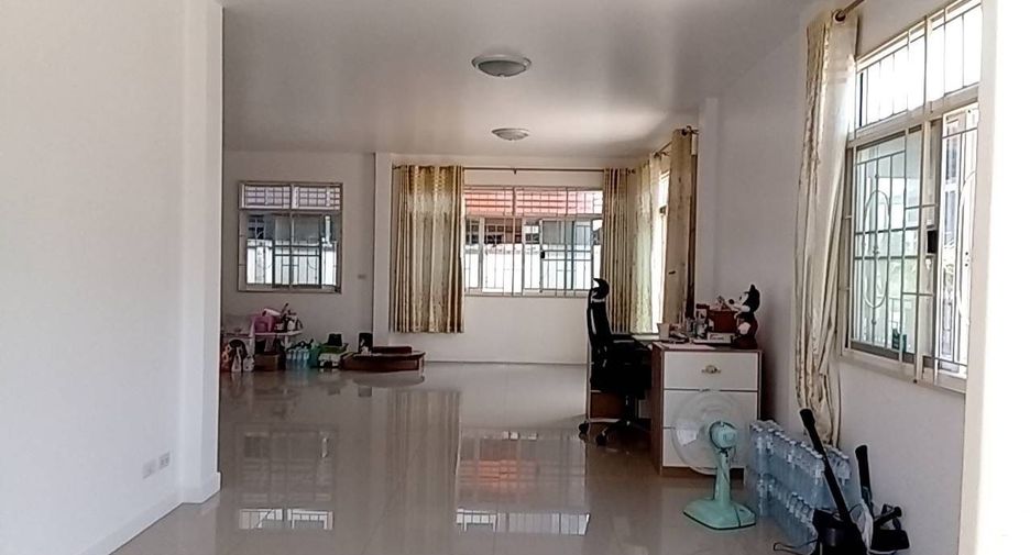 Haus zum Kauf mit 3 Zimmer in Si Racha, Chonburi