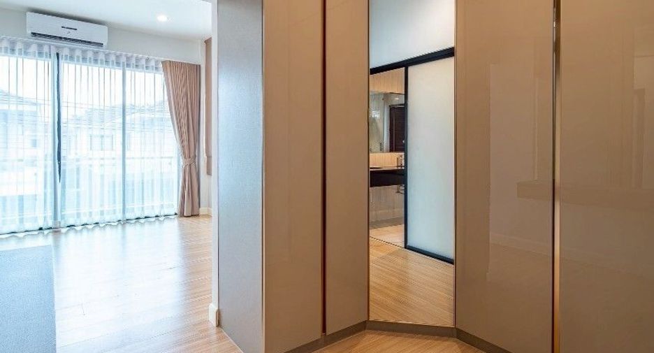 Casa en venta de 4 habitaciones en Bang Lamung, Chonburi