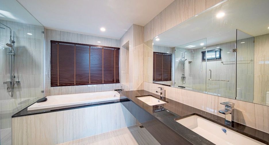 Casa en venta de 4 habitaciones en Bang Lamung, Chonburi