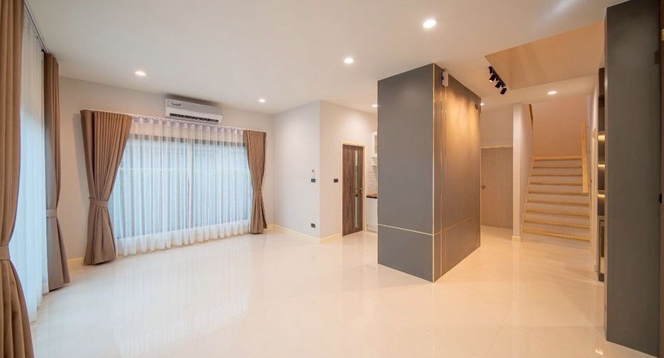 Casa en venta de 4 habitaciones en Bang Lamung, Chonburi