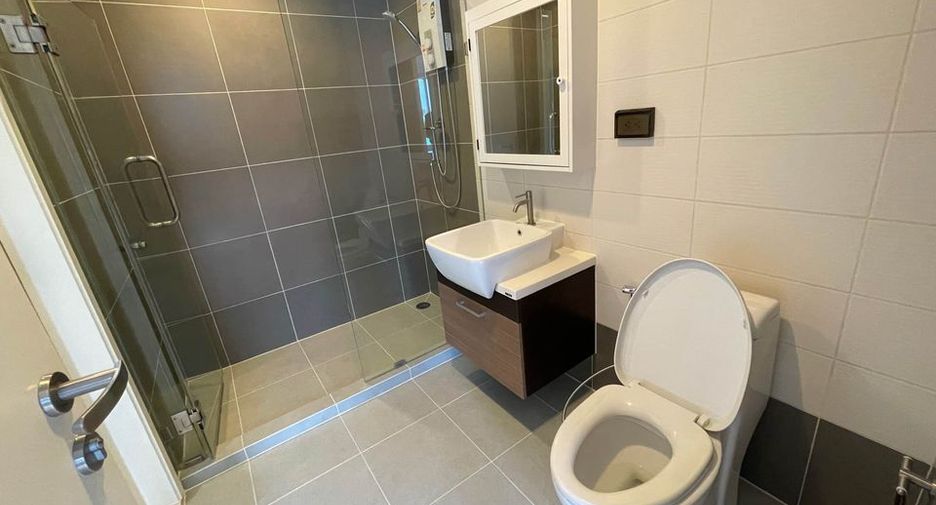 For rent 1 bed condo in Phra Khanong, Bangkok