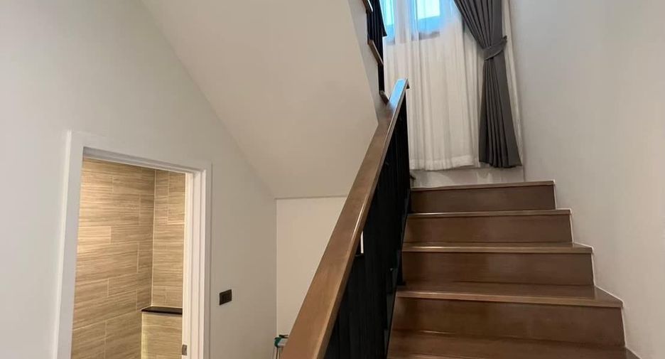 For sale 4 bedrooms house in Bang Phli, Samut Prakan