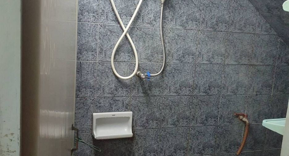 Gewerbefläche zum Kauf mit 3 Zimmer in Chom Thong, Bangkok