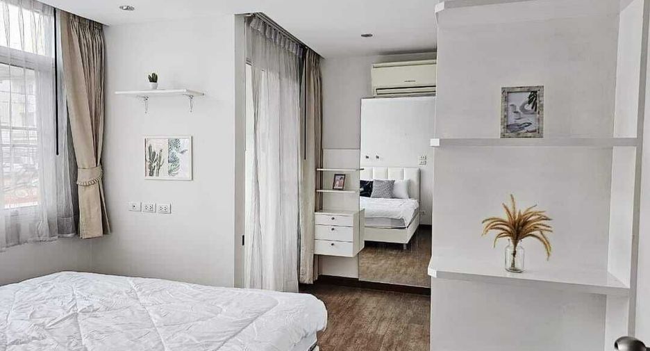 For rent 1 bed condo in Wang Thonglang, Bangkok