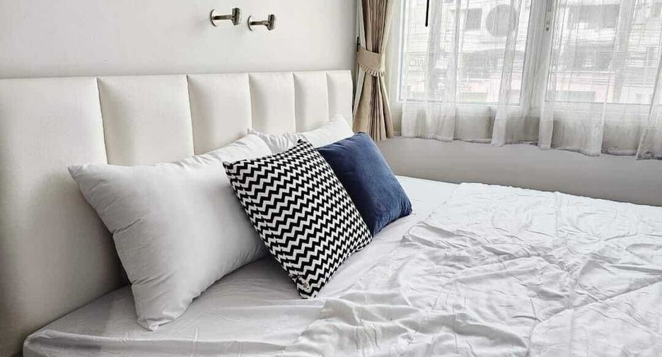For rent 1 bed condo in Wang Thonglang, Bangkok