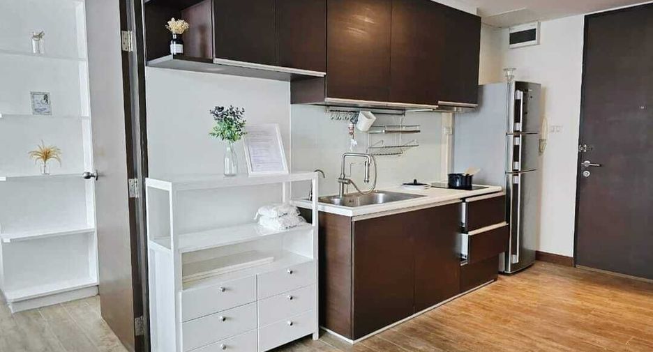 For rent 1 bed condo in Wang Thonglang, Bangkok