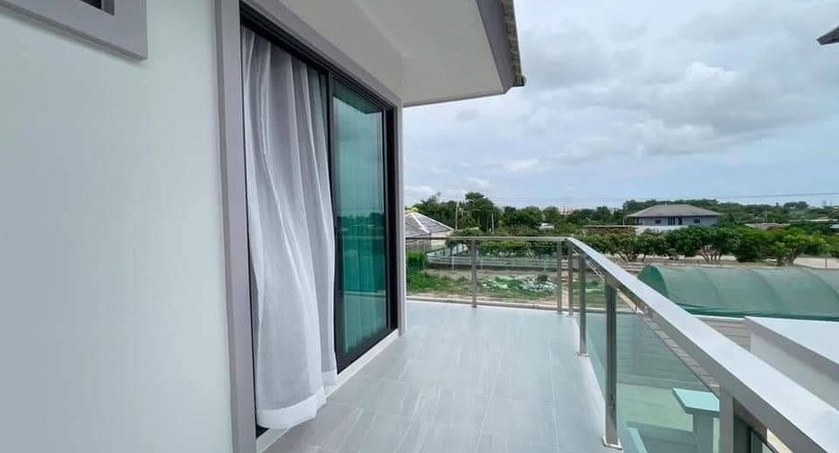 For sale 4 bedrooms villa in Bang Lamung, Chonburi