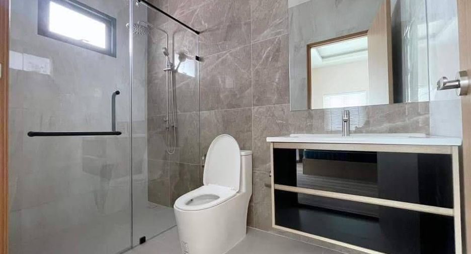 For sale 4 bedrooms villa in Bang Lamung, Chonburi