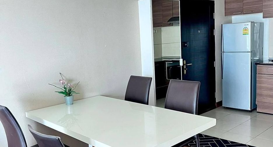 Condo en alquiler de 2 habitaciones en Huai Khwang, Bangkok