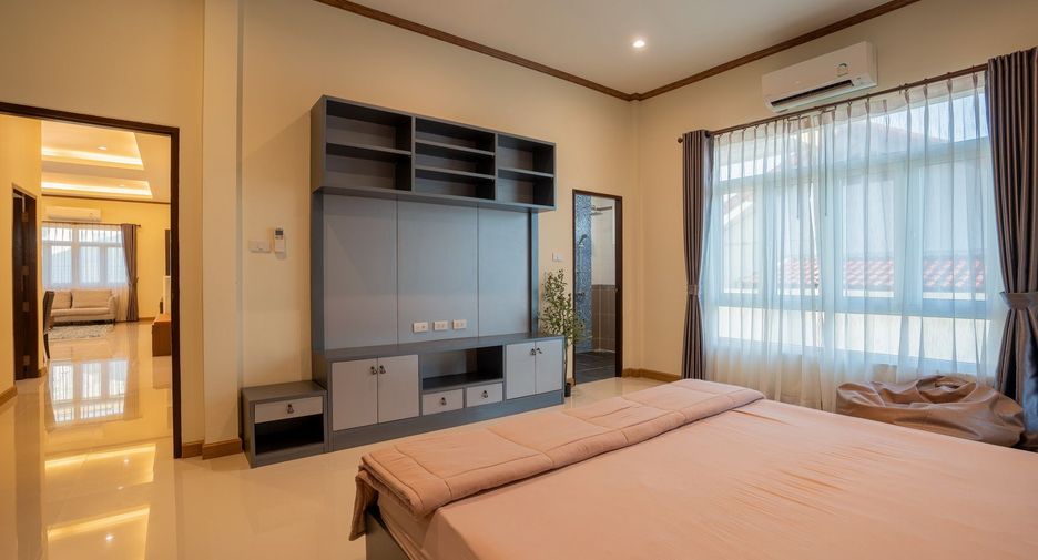 For sale 3 bedrooms villa in Bang Lamung, Chonburi