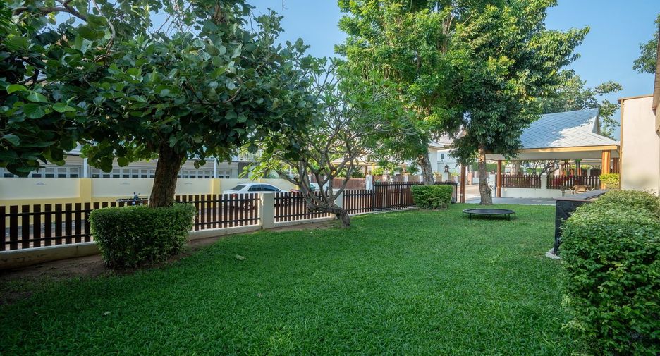 For sale 3 bedrooms villa in Bang Lamung, Chonburi