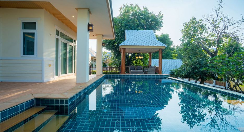 For sale 3 bedrooms villa in Bang Lamung, Chonburi