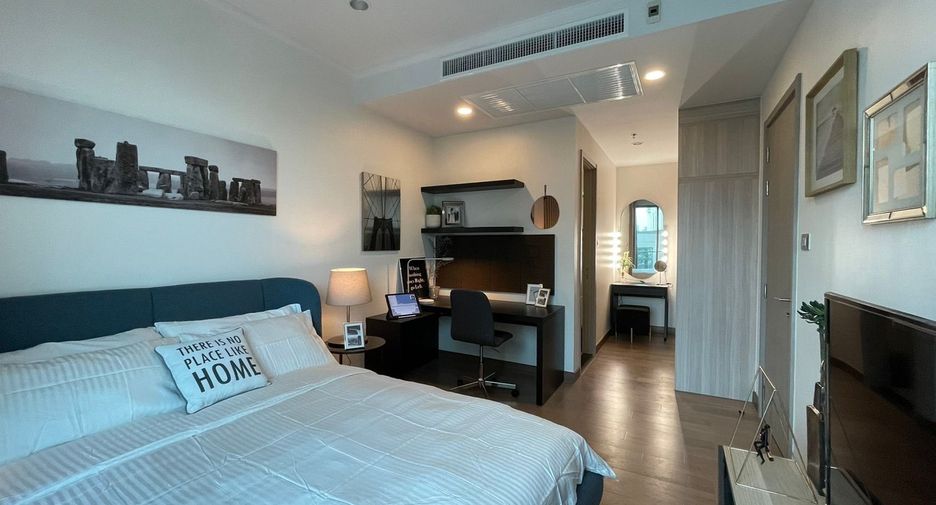 For rent 2 bedrooms condo in Watthana, Bangkok