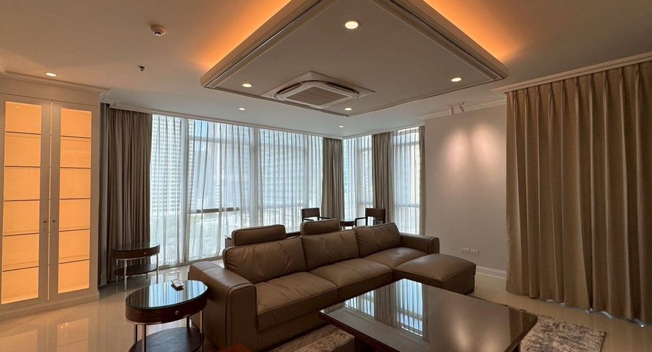 For rent 3 bedrooms condo in Pathum Wan, Bangkok