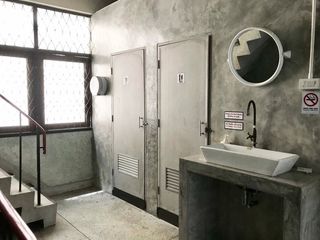 For rent 5 ベッドルーム townhouse in Bang Rak, Bangkok