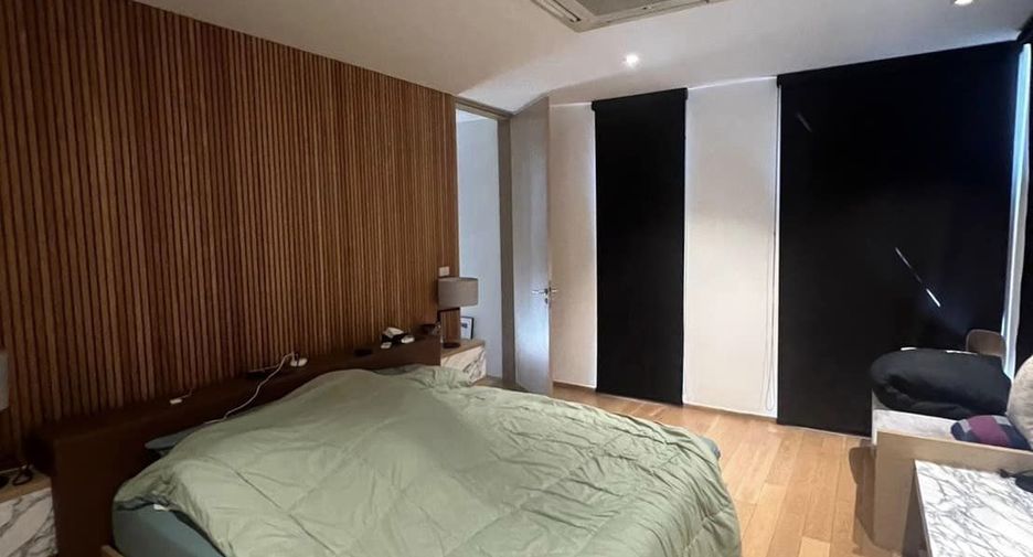 For rent 3 bedrooms townhouse in Saphan Sung, Bangkok