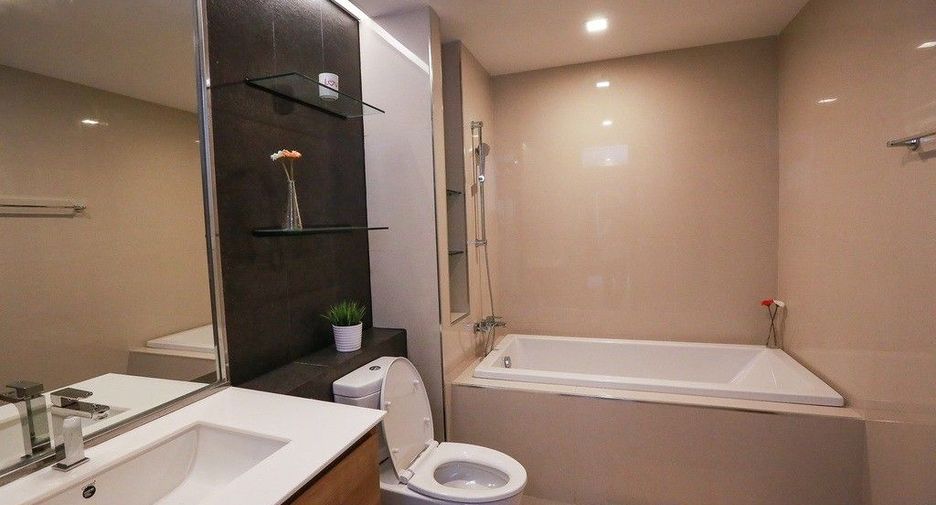 For sale 1 bed condo in Si Racha, Chonburi