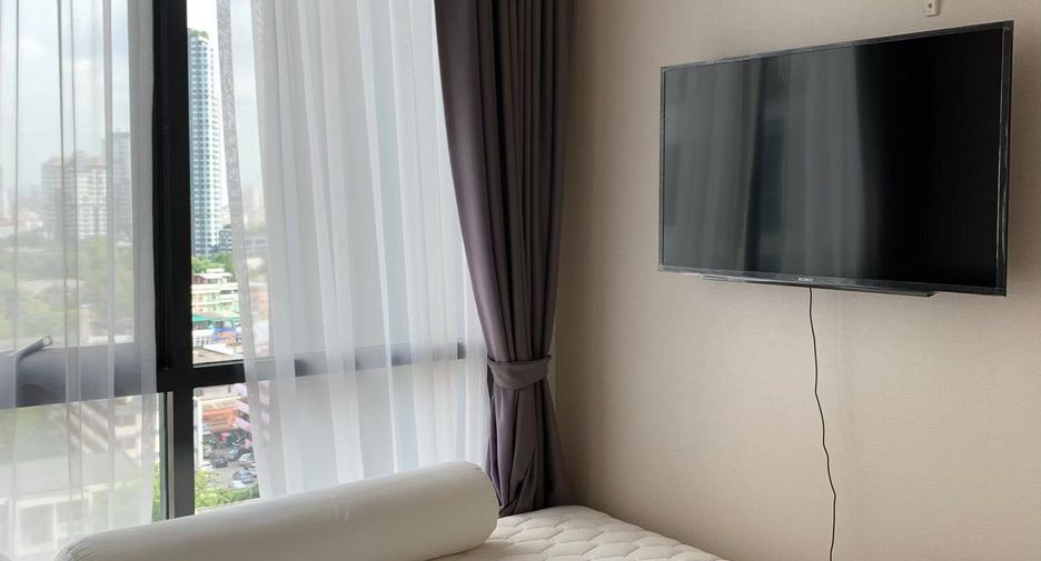 For rent 2 bedrooms condo in Phra Khanong, Bangkok