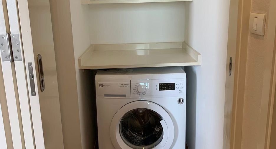 For rent 2 bedrooms condo in Phra Khanong, Bangkok