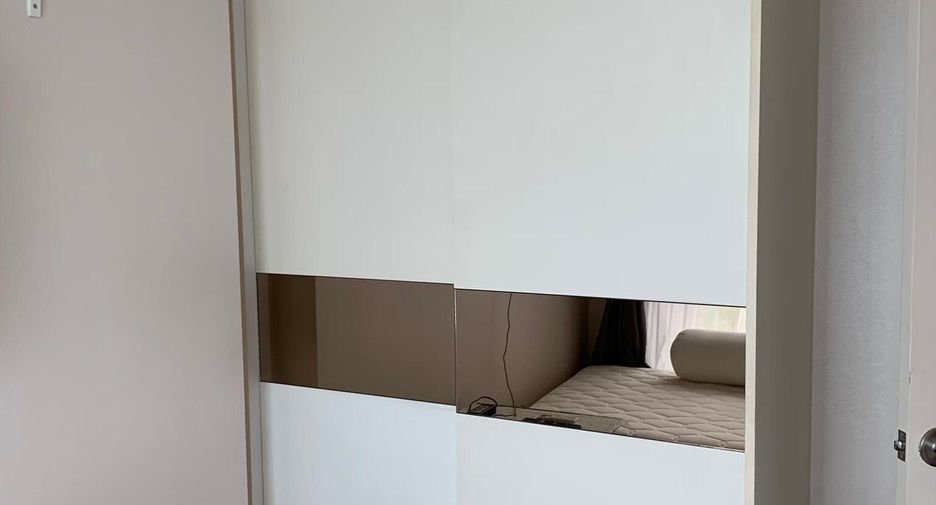 For rent 2 bedrooms condo in Phra Khanong, Bangkok