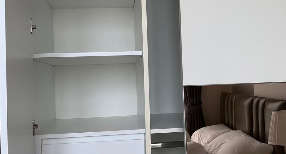 For rent 2 bedrooms condo in Phra Khanong, Bangkok